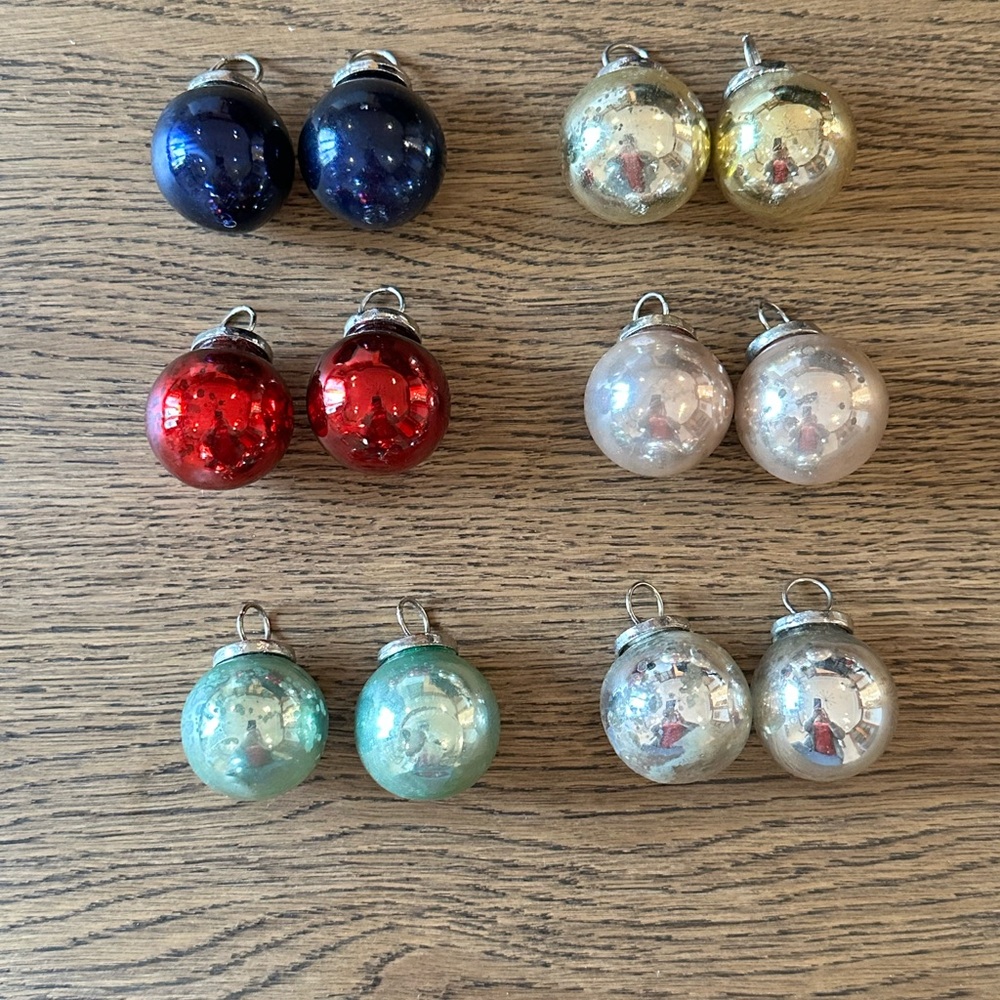 6 for $25 - Multicolour Vintage Inspired Glass Christmas Ornament Set